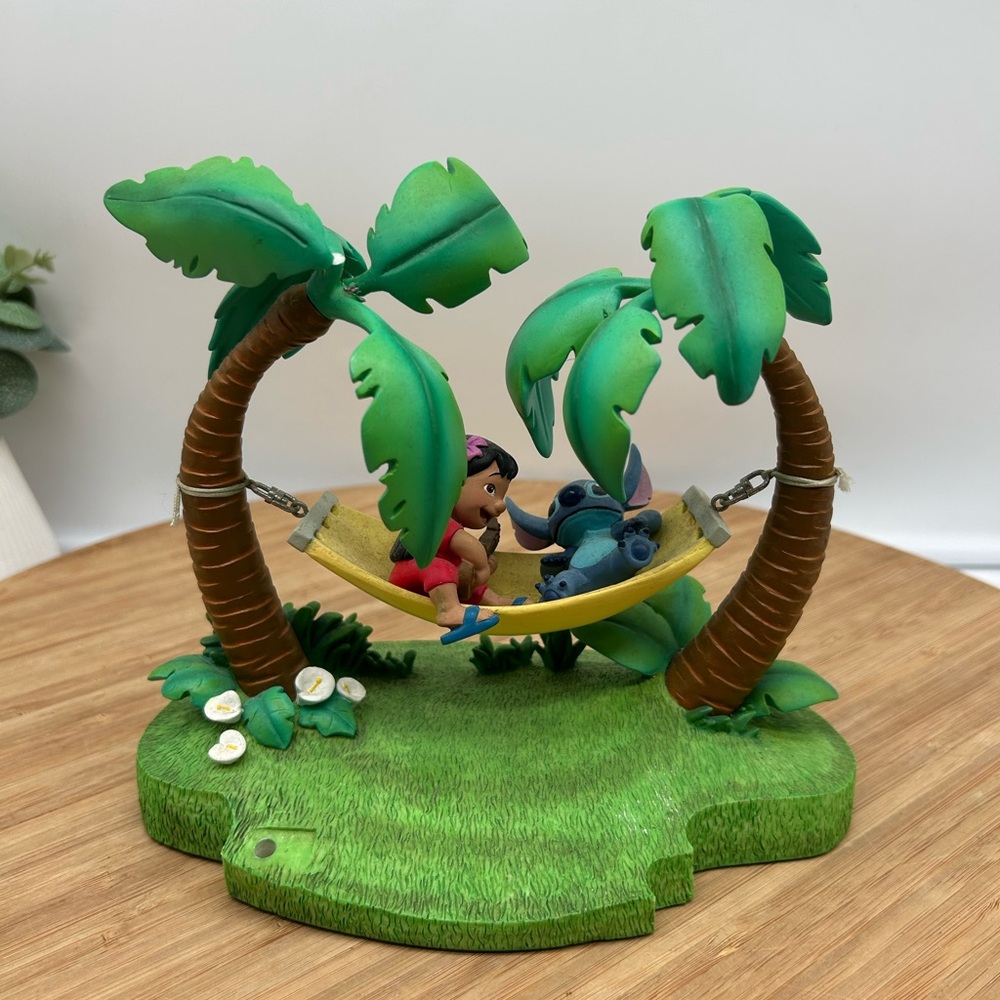 2005 Disney Park Excl‎ Lilo and Stitch Hawaii Swinging Hammock Figurine.
